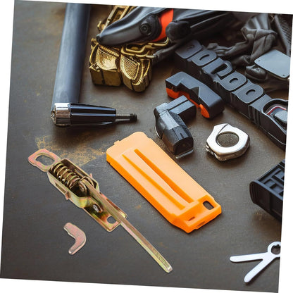 A10832 Loquet à bascule robuste avec crochet métallique réglable pour poignées de portes de camions et coffres à outils. Utilisation facile pour tricycles et compartiments. Boucle à ressort résistante.