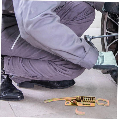 A10832 Loquet à bascule robuste avec crochet métallique réglable pour poignées de portes de camions et coffres à outils. Utilisation facile pour tricycles et compartiments. Boucle à ressort résistante.